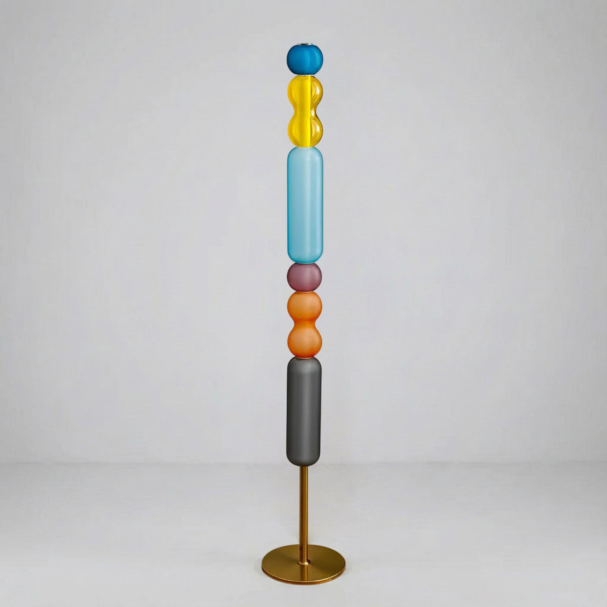 Arlequin lampadaire — 160 cm — vue entière sur fond clair