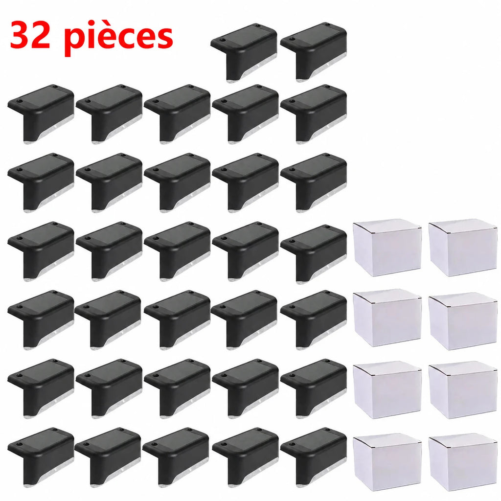 Montage de lampes Rivage noires et de boîtes blanches avec la mention 32 pièces.