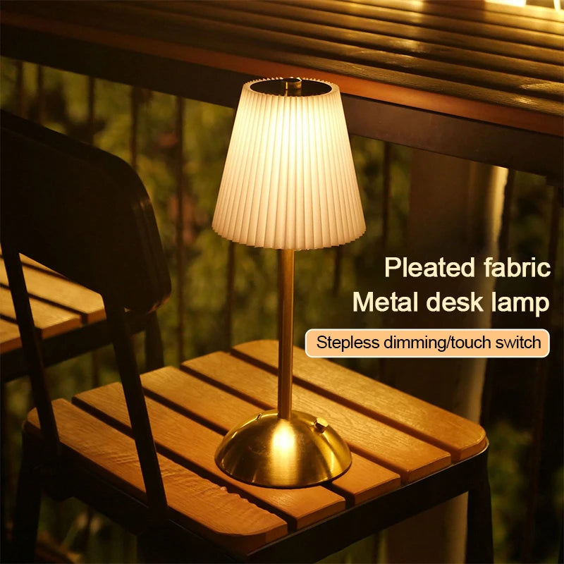 Plissélia | Lampe de table plissée rechargeable