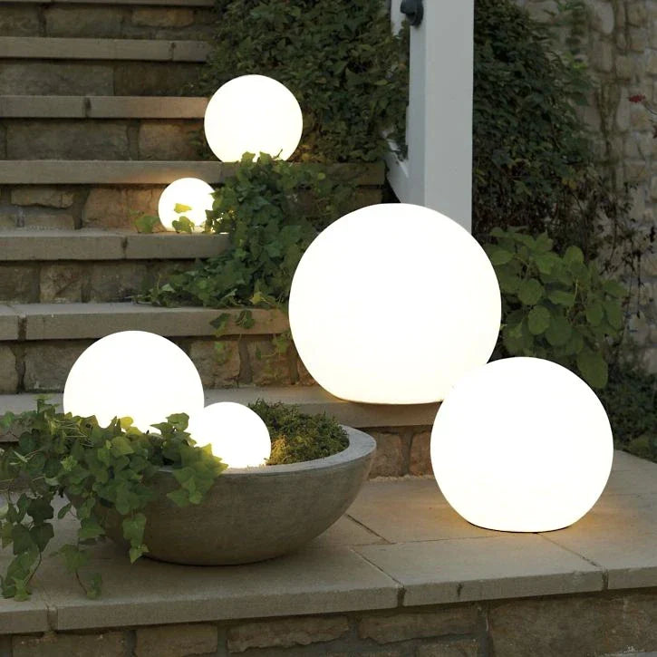 Lampe de jardin sphérique – Résistante aux intempéries, multicolore avec télécommande pour la décoration extérieure et intéri
