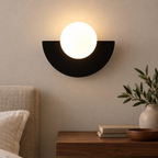 Applique demi-cercle Noire — mise en scène générée : chambre