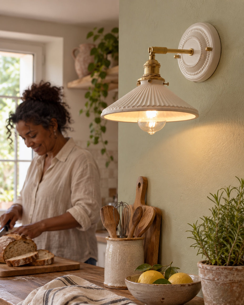 Améthis, mise en situation dans un logement avec une personne ou une famille. Illustration générée par IA.
