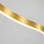 Détail de la bande dorée et du diffuseur de la suspension à un anneau.