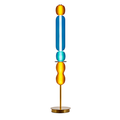 Arlequin — lampadaire de 120 cm en verre bleu et orange sur fond blanc