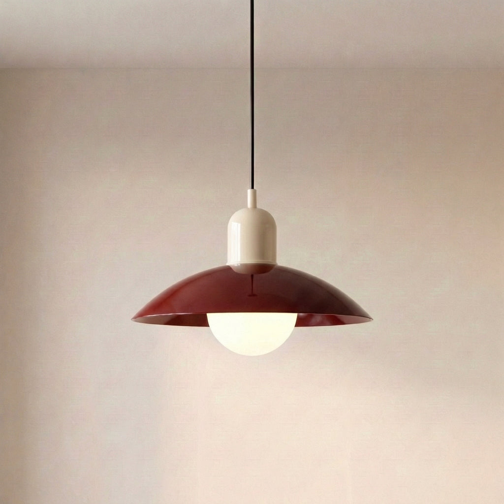 Caléria, abat-jour rouge, col blanc