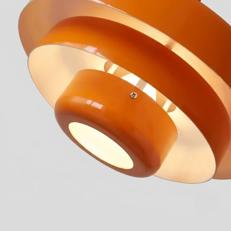 Détail de la suspension Eva orange