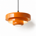 Suspension Eva orange sur fond clair
