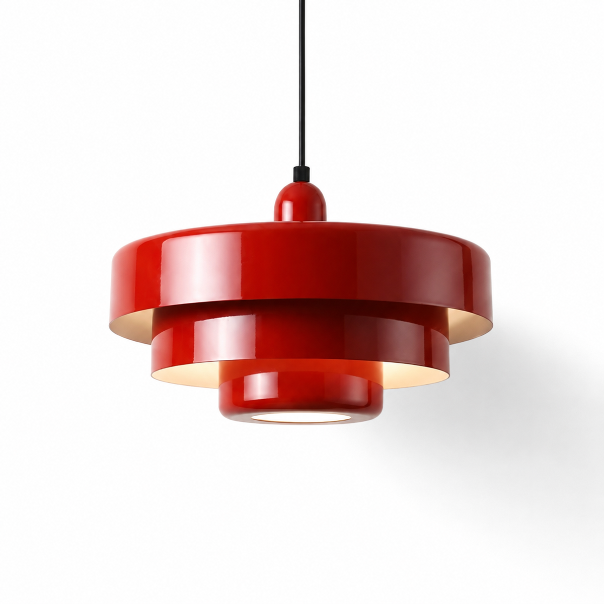 Suspension Eva rouge sur fond clair