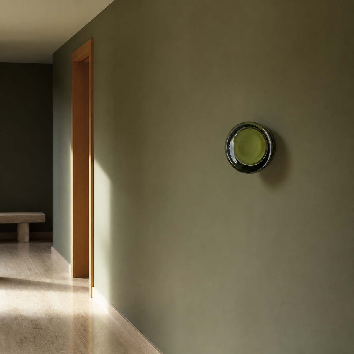 EVOA Vert, applique murale dans un couloir architectural