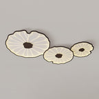 Floréane Plafonnier Feuille de Lotus - longueur 100 cm x largeur 60 cm x hauteur 6 cm - Finition hydrographique en grain de bois de noyer - Lumière chaude