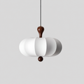 Nolune | Suspension en tissu et bois — produit isolé sur fond gris, arrière-plan retouché.