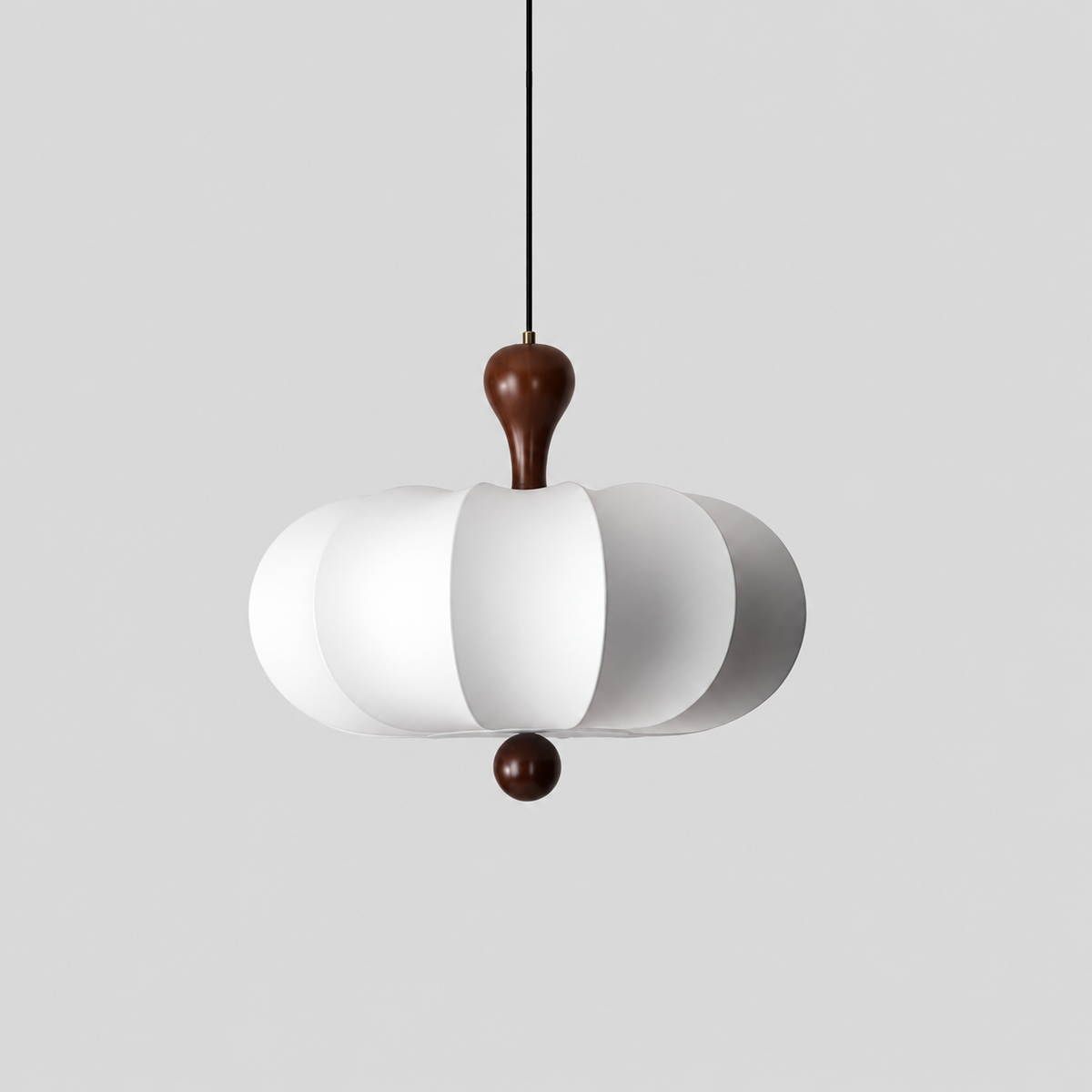 Nolune | Suspension en tissu et bois — produit isolé sur fond gris, arrière-plan retouché.