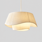 Rubane | Suspension ruban en tissu plissé — produit isolé sur fond gris, arrière-plan retouché.