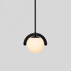 Constellation | Suspension linéaire à globes — produit isolé sur fond gris, arrière-plan retouché.