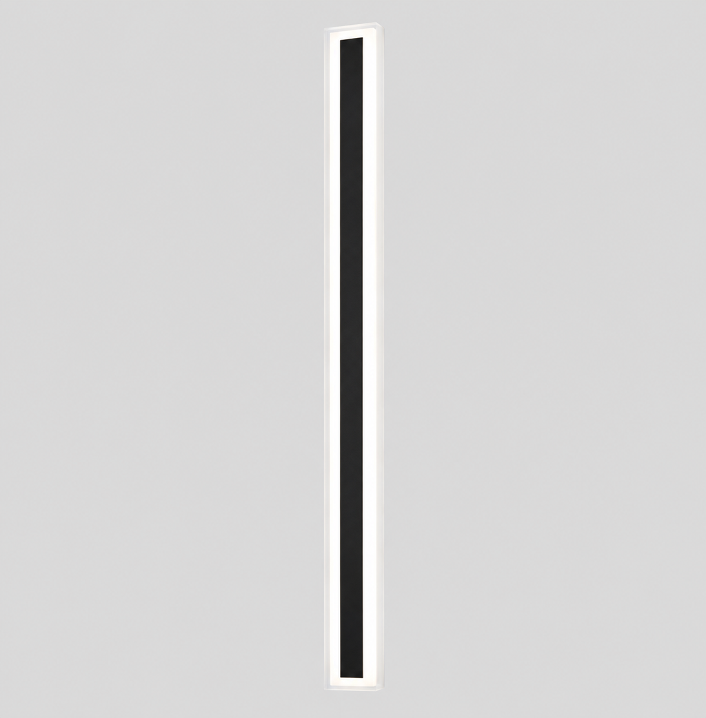 Pilastre | Applique extérieure — Format vertical — produit isolé sur fond gris, arrière-plan retouché.