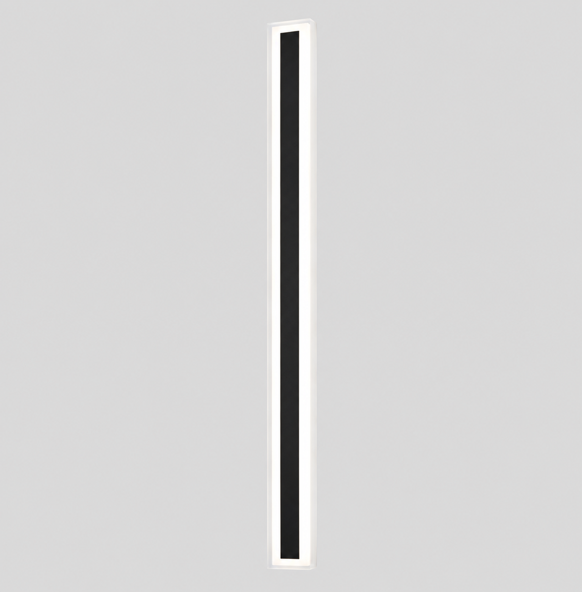 Pilastre | Applique extérieure — Format vertical — produit isolé sur fond gris, arrière-plan retouché.