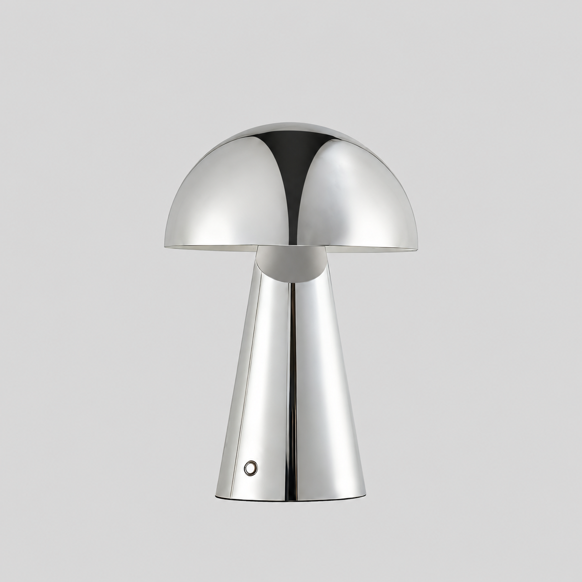 Chromelle | Lampe de table LED rechargeable chromée, Ø 20 cm, USB, variateur — produit isolé sur fond gris, arrière-plan retouché.