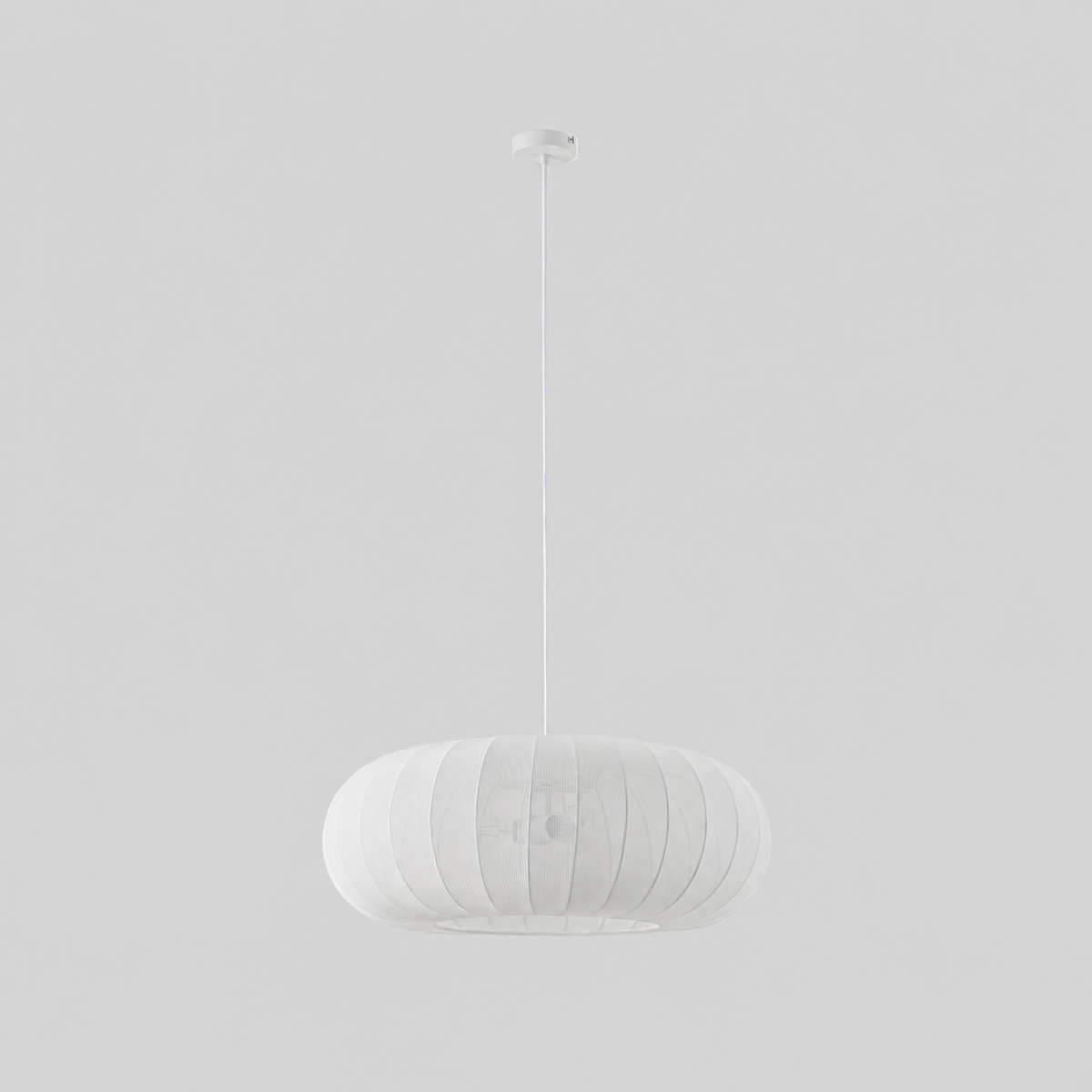 Voilure | Suspension blanche, Ø 70 cm, textile, 3 x E27 — produit isolé sur fond gris, arrière-plan retouché.