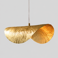 Suspension en forme de feuille de lotus — produit isolé sur fond gris, arrière-plan retouché.