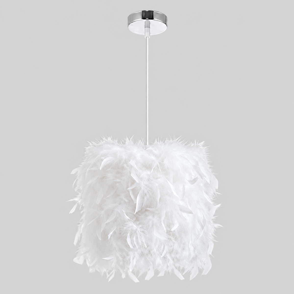 Suspension blanche à l’aspect plumeux — 23 ou 45 cm — produit isolé sur fond gris, arrière-plan retouché.