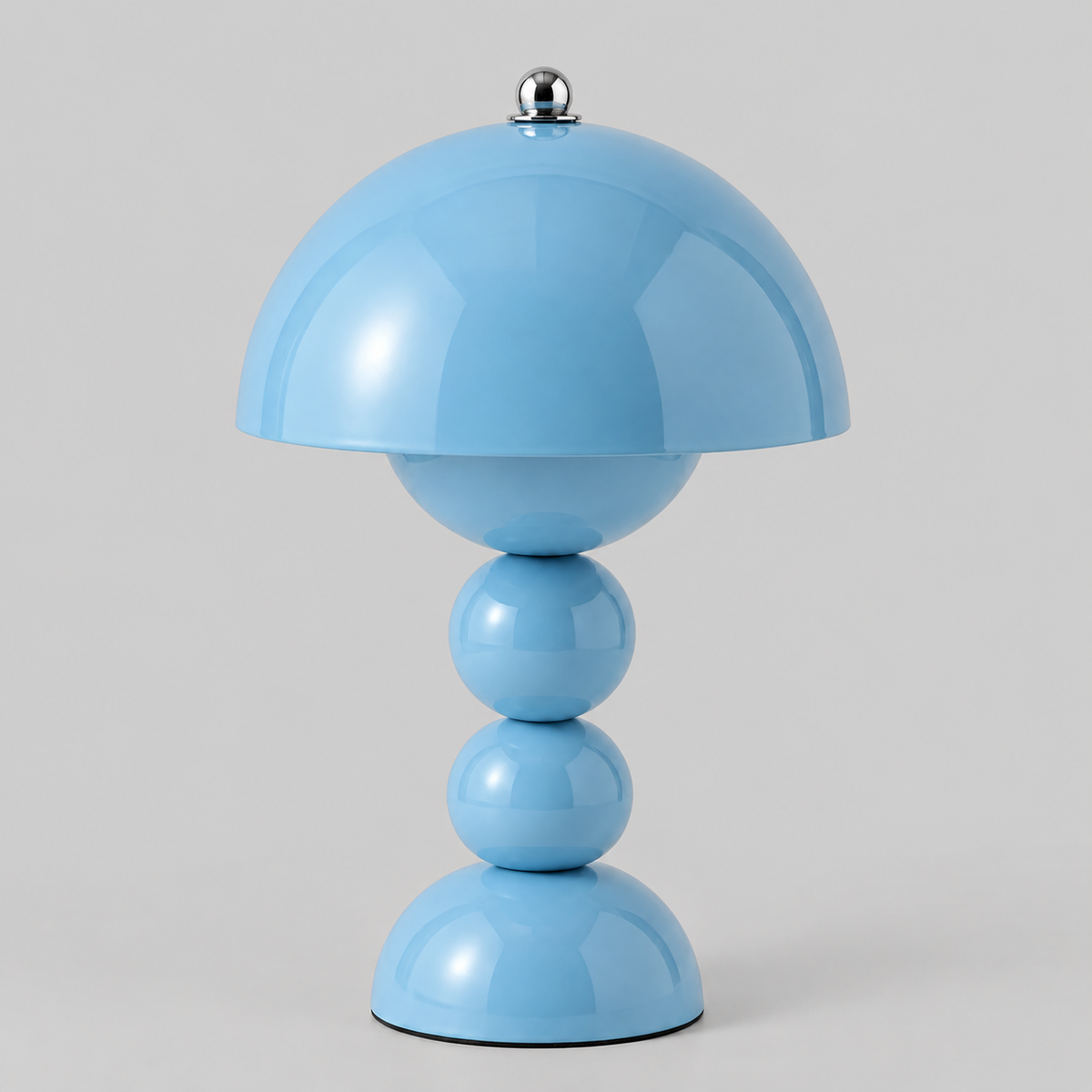 Perlina | Lampe de table rechargeable à pied perlé — produit isolé sur fond gris, arrière-plan retouché.