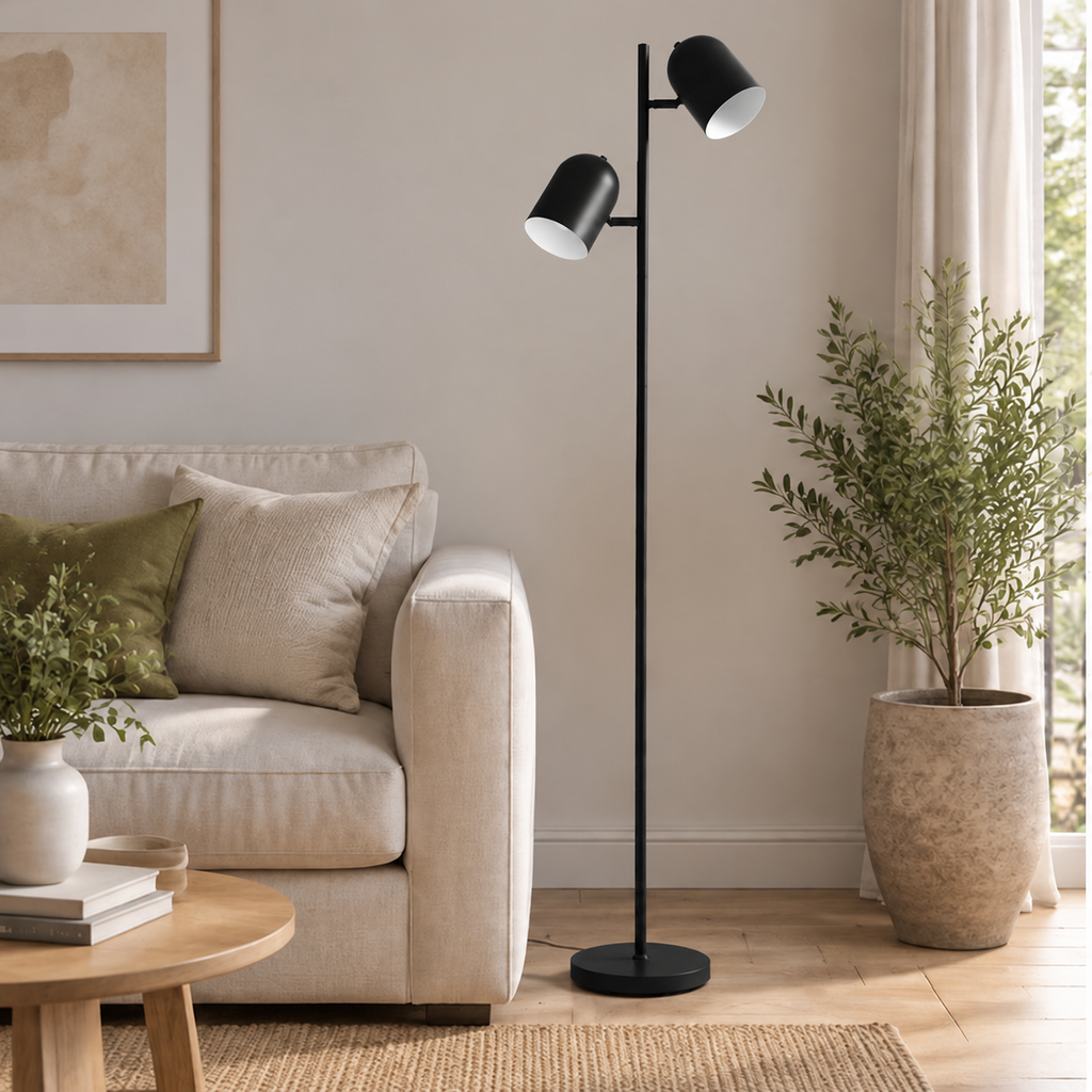 Isara — lampadaire noir dans le salon, vue 1