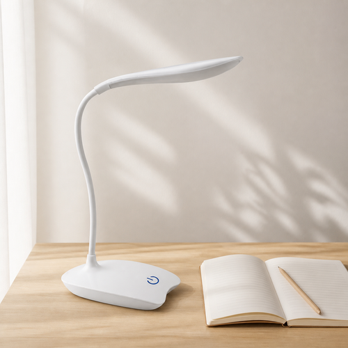 LumaDesk, lampe de bureau LED blanche sur un bureau en bois clair