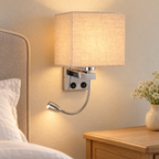 Aparté, beige / sans usb, applique murale à abat-jour carré avec liseuse flexible, mise en scène sans texte.