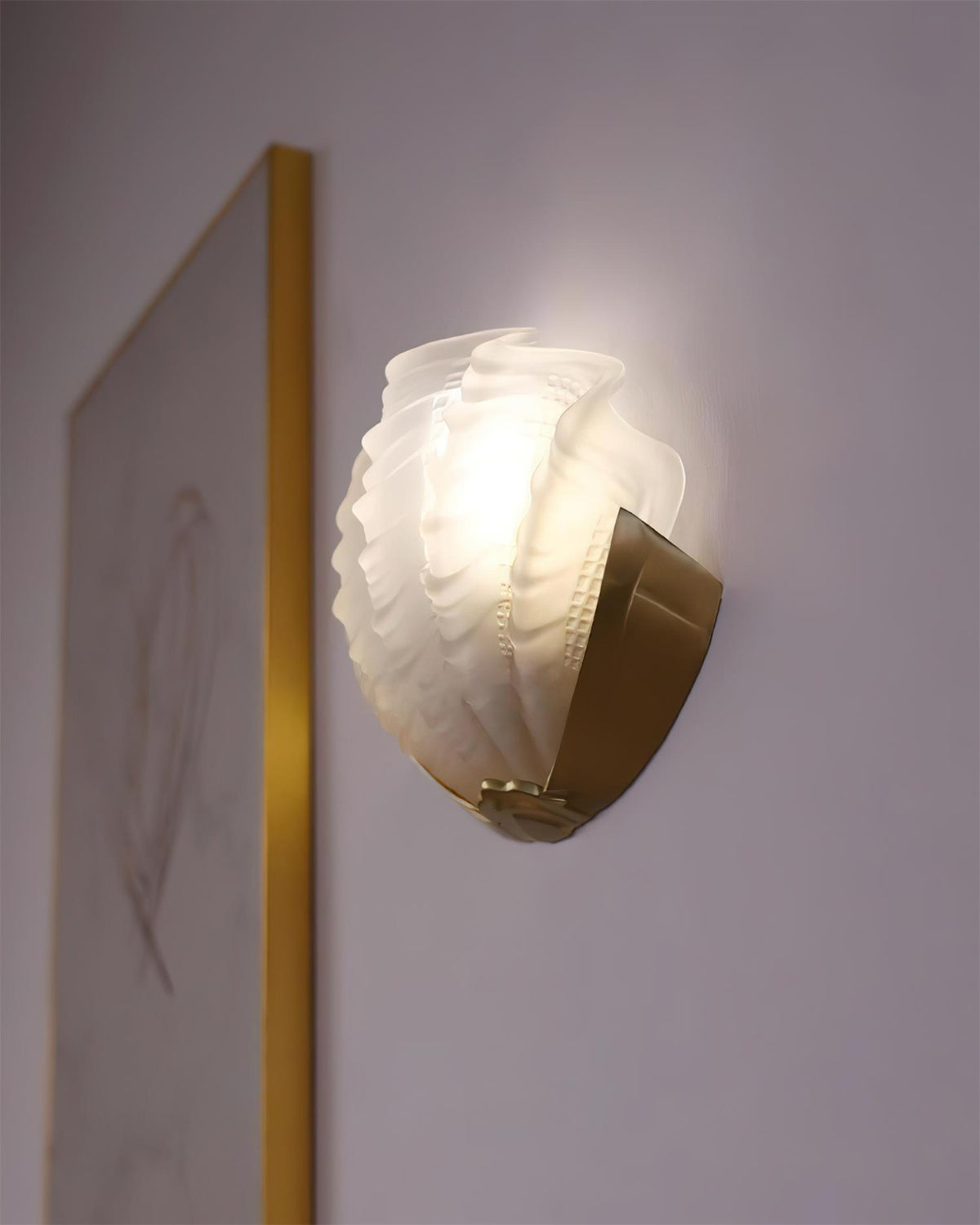 Conque | Glass shell wall sconce