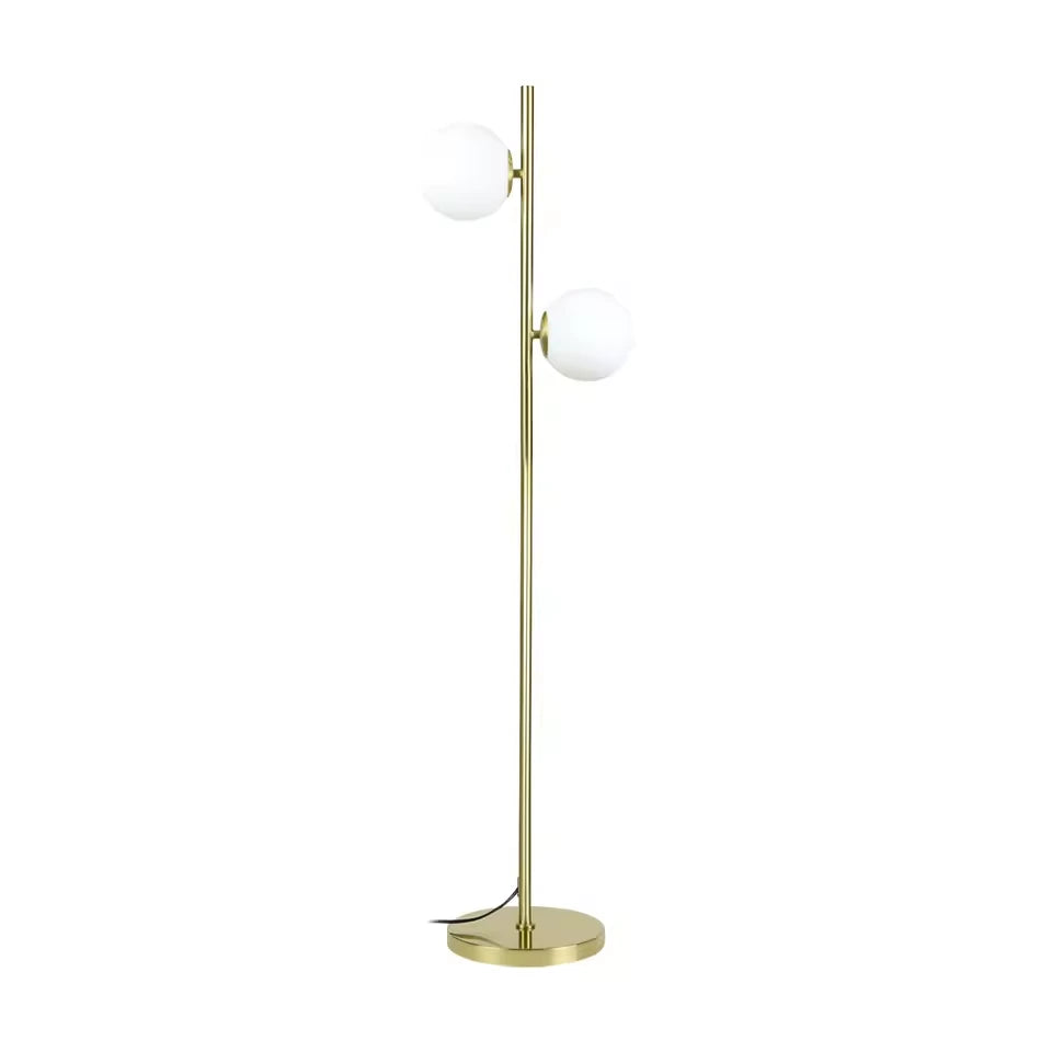 Gémelle, lampadaire doré à deux globes blancs — Vue entière sur fond blanc