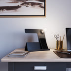 Oblique Noir — photo fabricant sur bureau ; ampoule et décor non inclus.