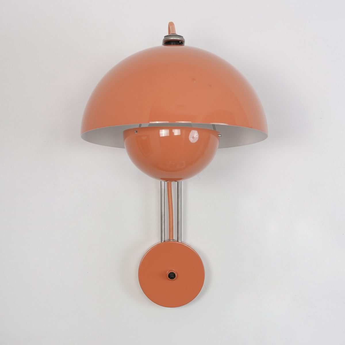 Applique à double coupole colorée — D 9.1″ x W 11″ x H 13.4″ / D 23cm x W 28cm x H 34cm / Rose Saumon