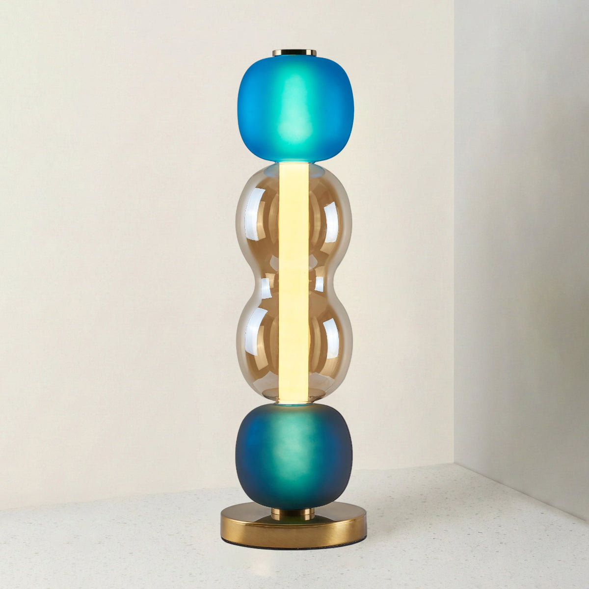 Lampe de table en verre — Composition colorée — vue 1
