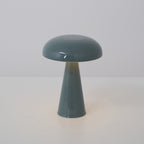 Lampe de table tactile — Silhouette compacte — D 6.1″ x H 8.3″ / D 15.6 cm x H 21 cm / Bleu Gris
