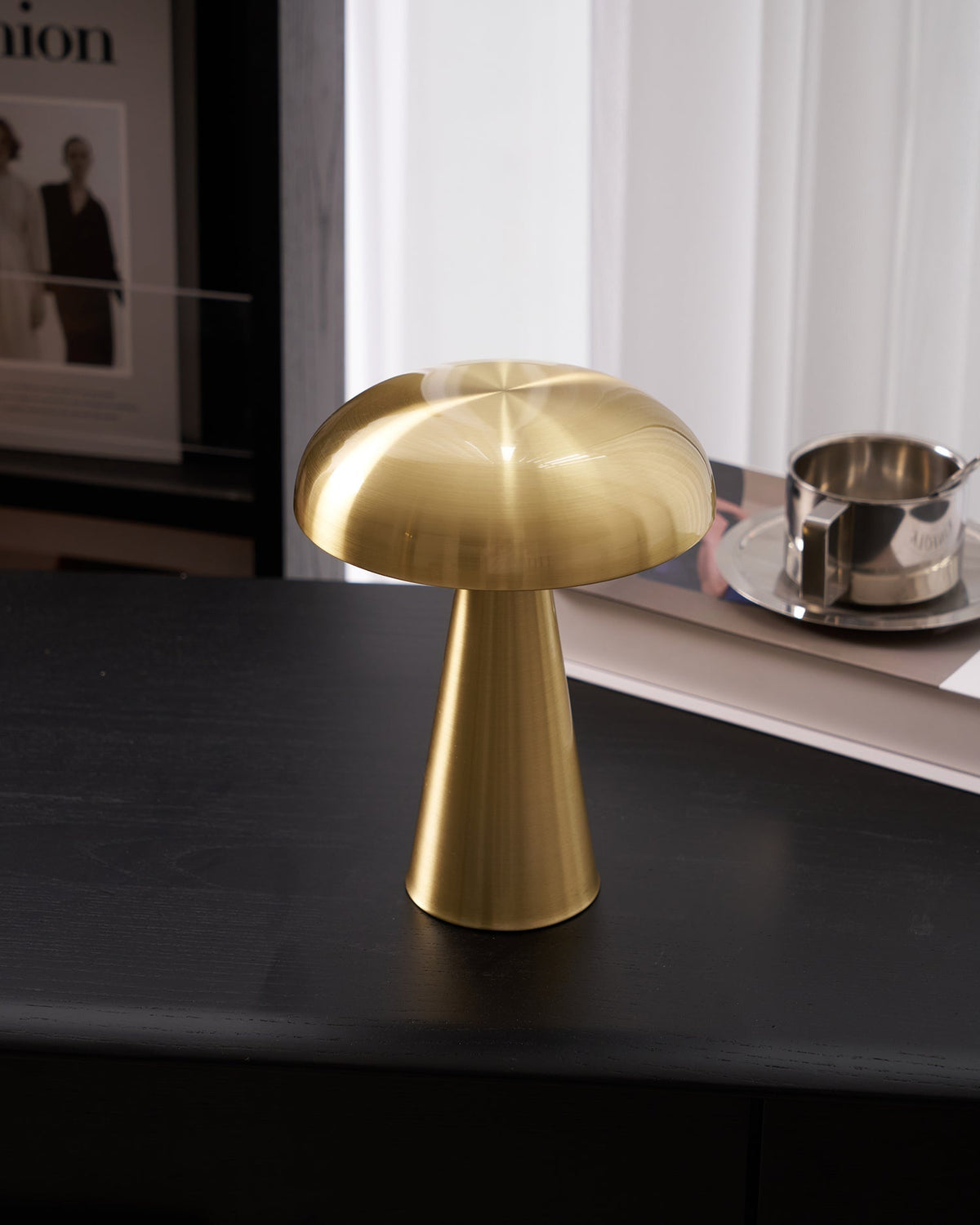 Lampe de table tactile — Silhouette compacte — vue 2