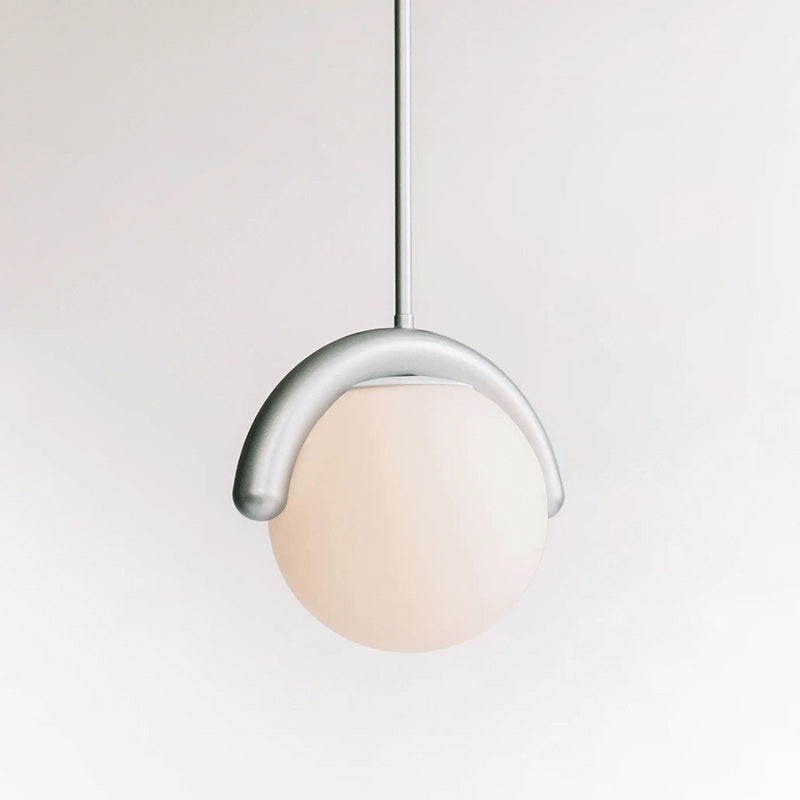 Suspension linéaire à globes — 1 head: L 10.6″ x H 9.4″ / Argent & Verre Blanc