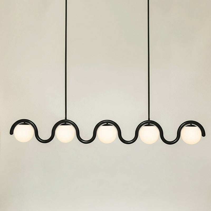 Suspension linéaire à globes — 5 heads: L 73″ x H 9.4″ / Noir & Verre Blanc