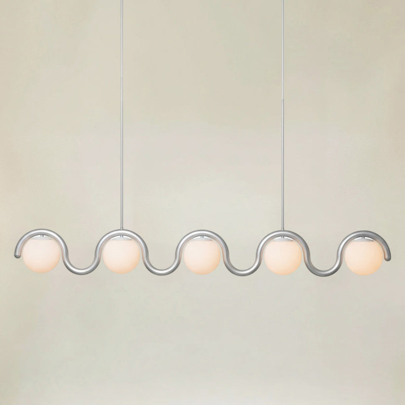 Suspension linéaire à globes — 5 heads: L 73″ x H 9.4″ / Argent & Verre Blanc