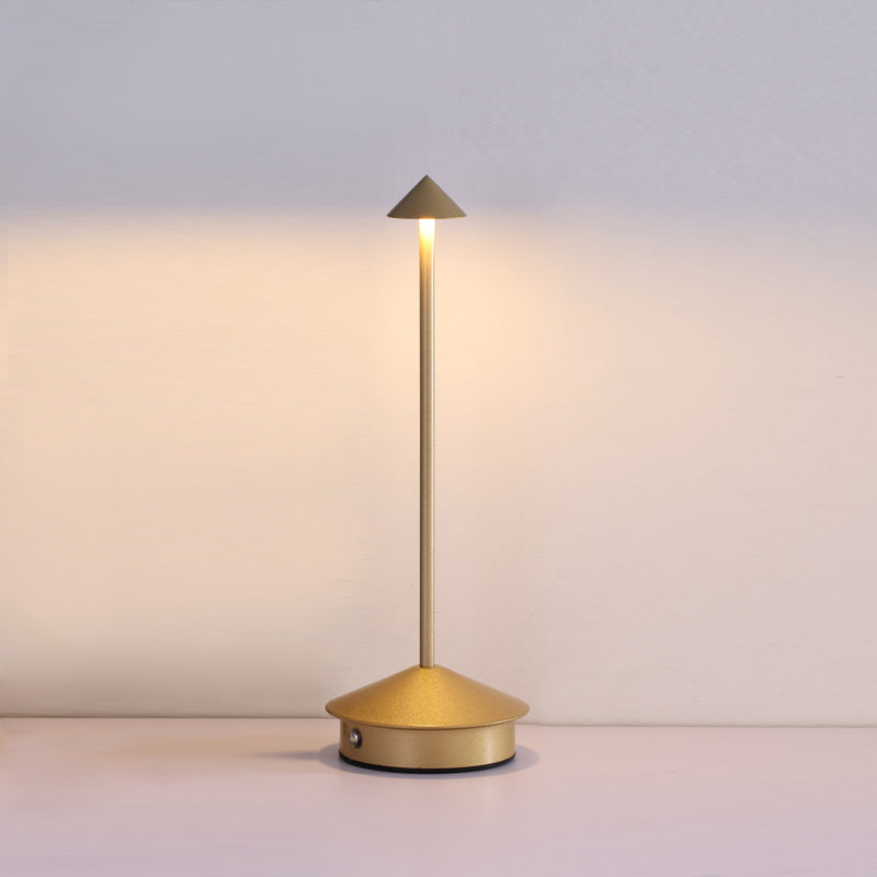 Lampe rechargeable — Ligne élancée — D 4.1″ x H 11.4″ / D 10.5 cm x H 29 cm / Or / Tactile