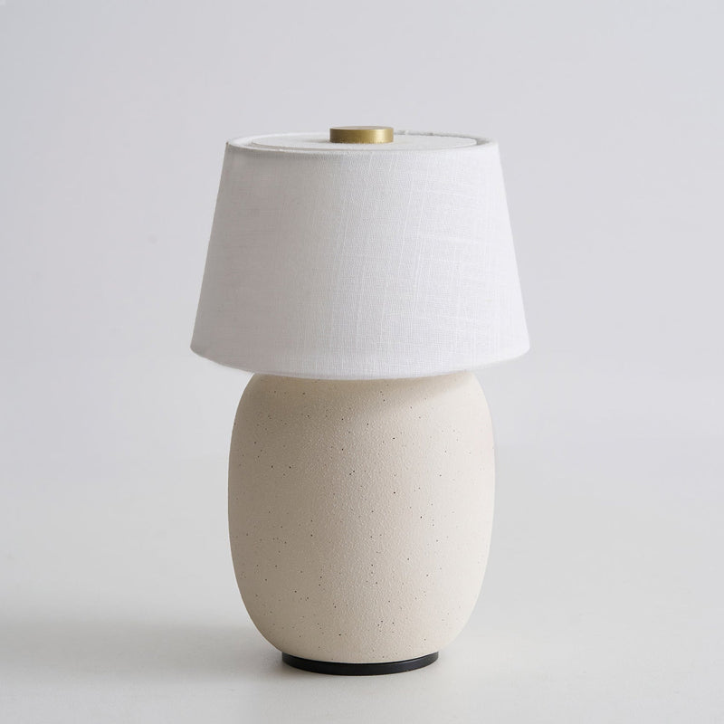 Petite lampe nomade — Abat-jour textile — D 4.7″ x H 7.9″ / D 12cm x H 20cm / Tissu Beige & Blanc / Tactile (Lumière Chaude)