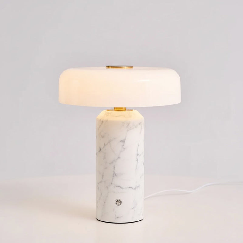 Lampe de table nomade en marbre — D 7.1″ x H 8.3″ / D 18 cm x H 21 cm / Blanc / Tactile (Lumière changeante trois couleurs)