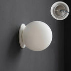 Applique globe en verre — Plusieurs formats — D 4.7″ x H 4.7″ / D 12cm x H 12cm / Argent & Verre Givré
