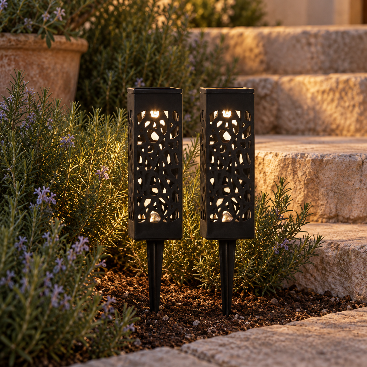 Albelle | Lampe de Jardin Solaire LED Ambiance Chaleureuse — blanc chaud, lot de deux — mise en scène générée 5