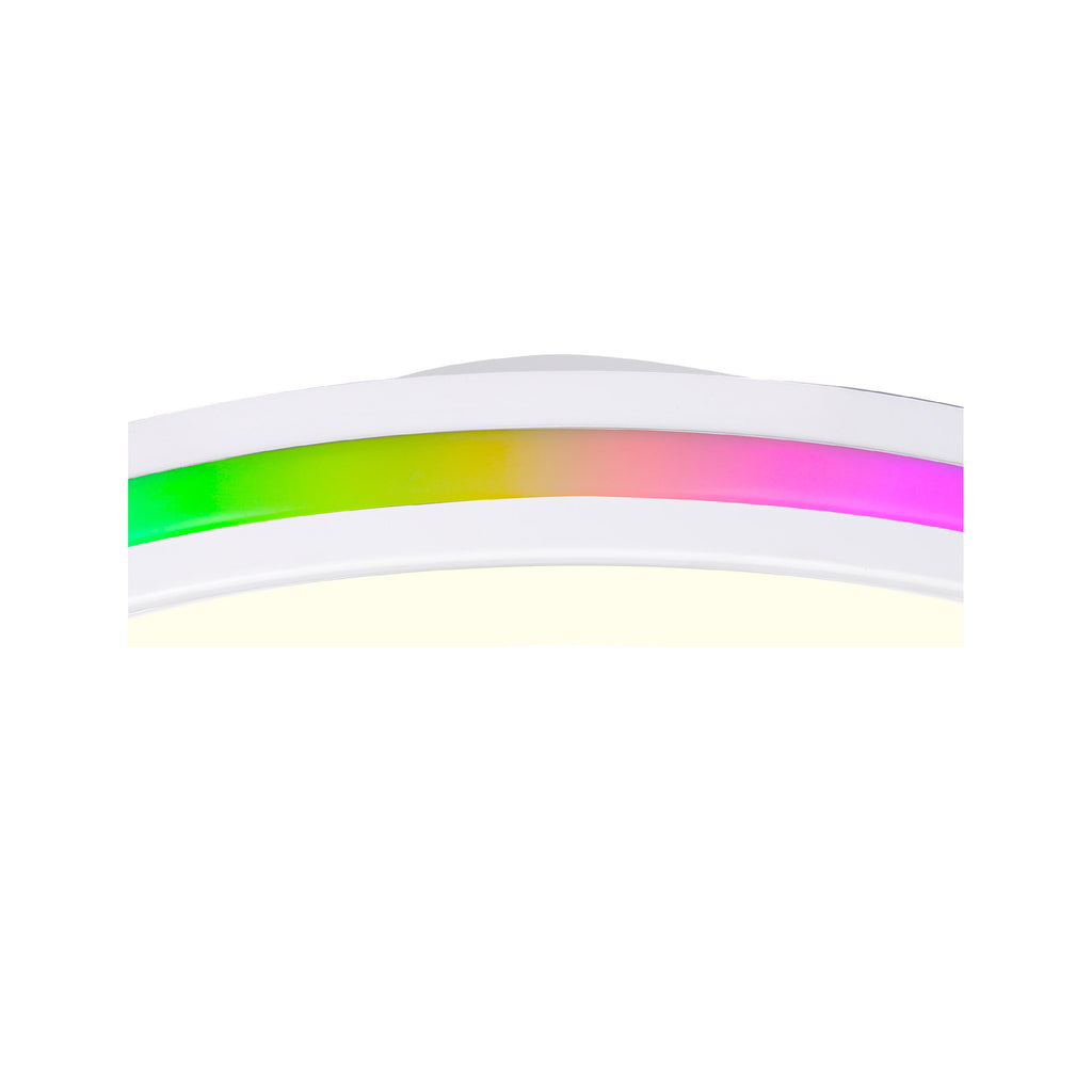 Briselle — détail de la bande lumineuse périphérique multicolore du ventilateur blanc.