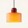 Suspension cylindrique orange et bordeaux, une lampe, visuel retouché à partir de la photo source.