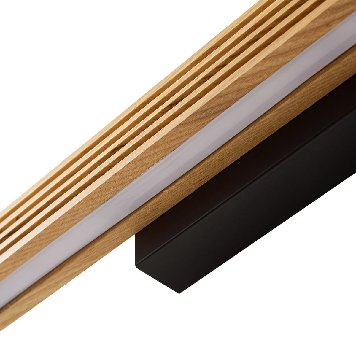 Applique murale LED Lucande Lieske, 40 cm, bois, noir — diffuseur vu de dessous — photo fabricant