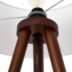Lindby lampe sur pied Charlia, blanc, bois de noyer, hauteur 150 cm — vue sous l’abat-jour et jonction du trépied — photo fabricant
