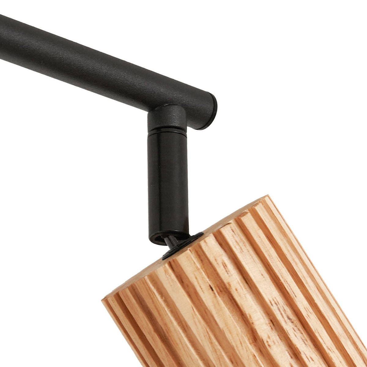 Spot pour plafond Lindby Stralino, à 4 lampes, longueur 60 cm, bois — articulation — photo fabricant