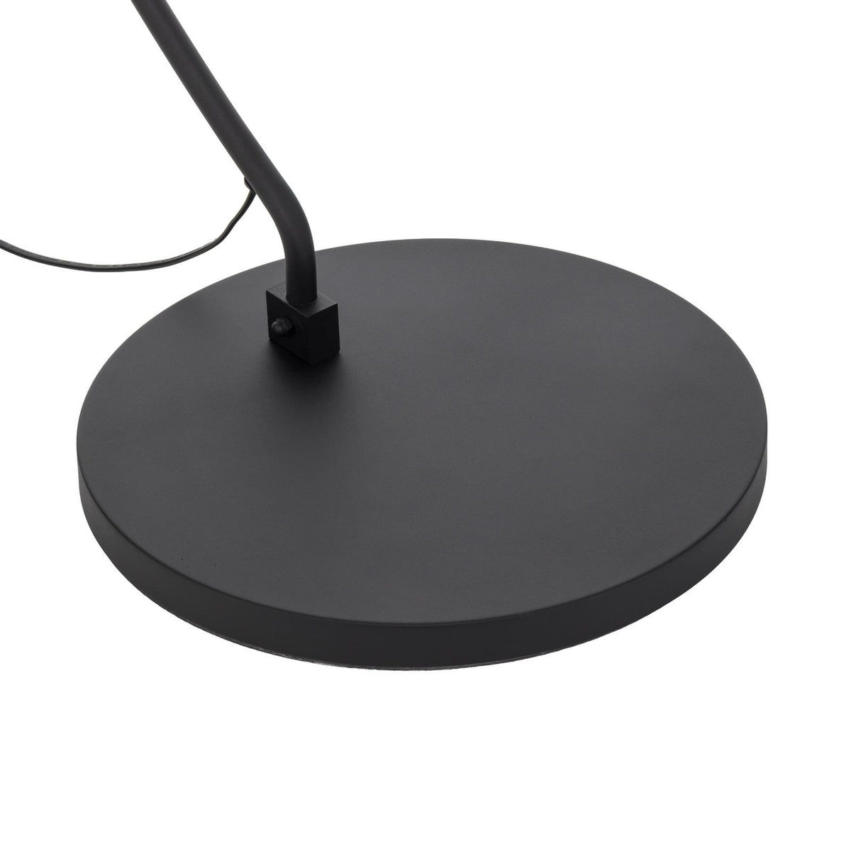 Lampadaire arqué Jonera de Lindby, noir, métal, E27, hauteur 185 cm — socle — photo fabricant