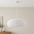 Suspension Lindby Helin, blanche, Ø 70 cm, textile, 3 x E27 — Vue de l’ensemble — Mise en scène illustrative · Blanche, diamètre 70 cm